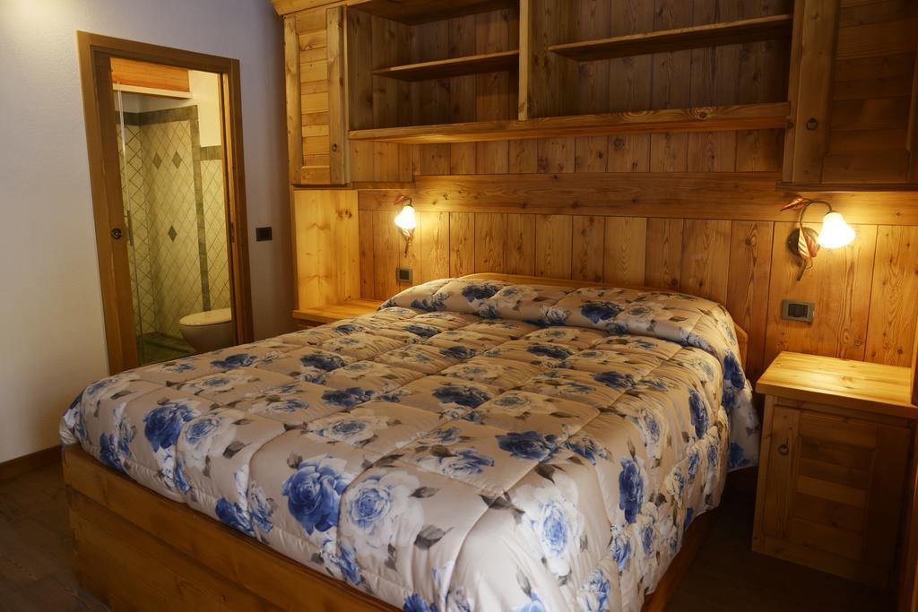 Le Nid De L'Aigle Hotel Champoluc Room photo