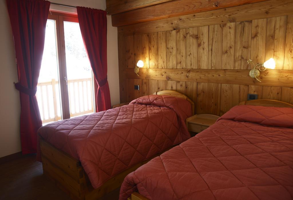 Le Nid De L'Aigle Hotel Champoluc Room photo